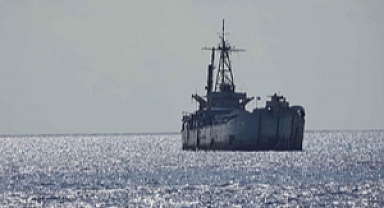 Güney Çin Denizi'nde gemiler çarpıştı!