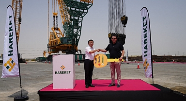 Hareket, 2200 Tonluk Dev Paletli Vinç ile Gücünü Zirveye Taşıyor!