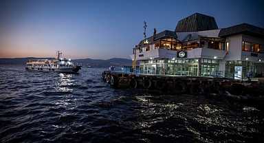 İzmir’in eşsiz gün batımında Körfez turları başladı