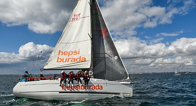 9. Deniz Kızı Kadın Yelken Kupası’nda Yüzlerce Kadın İyiliğe Yelken Açtı