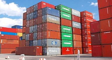 İhracat yüzde 2,6 arttı, ithalat yüzde 8,1 azaldı