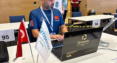 F klavye yarışmasında Türkiye'nin en hızlı parmaklarından biri İzmir'den