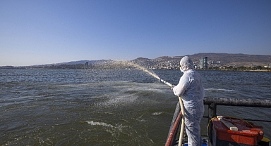 İzmir Körfezi için modifiye kil uygulaması devrede