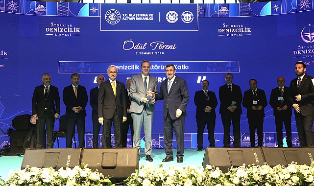 Tamer Kıran’ 5. Türkiye Denizcilik Zirvesi Ödül Töreni’nde “Denizcilik Sektörüne Katkı” Ödülü Aldı